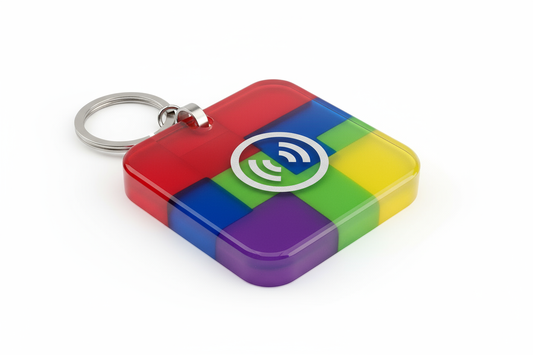 UN PORTACHIAVI QUADRATO MULTICOLOR CON NFC INTEGRATO